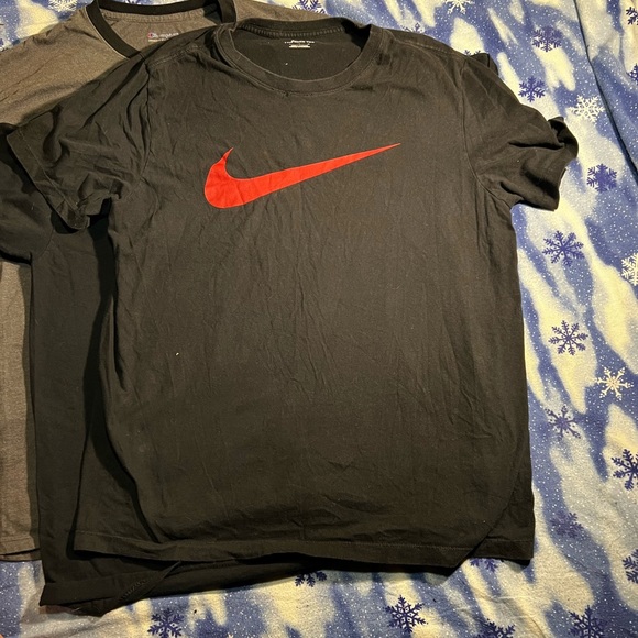 3 pack- Nike, Champion, Unknown - size large - Picture 7 of 8